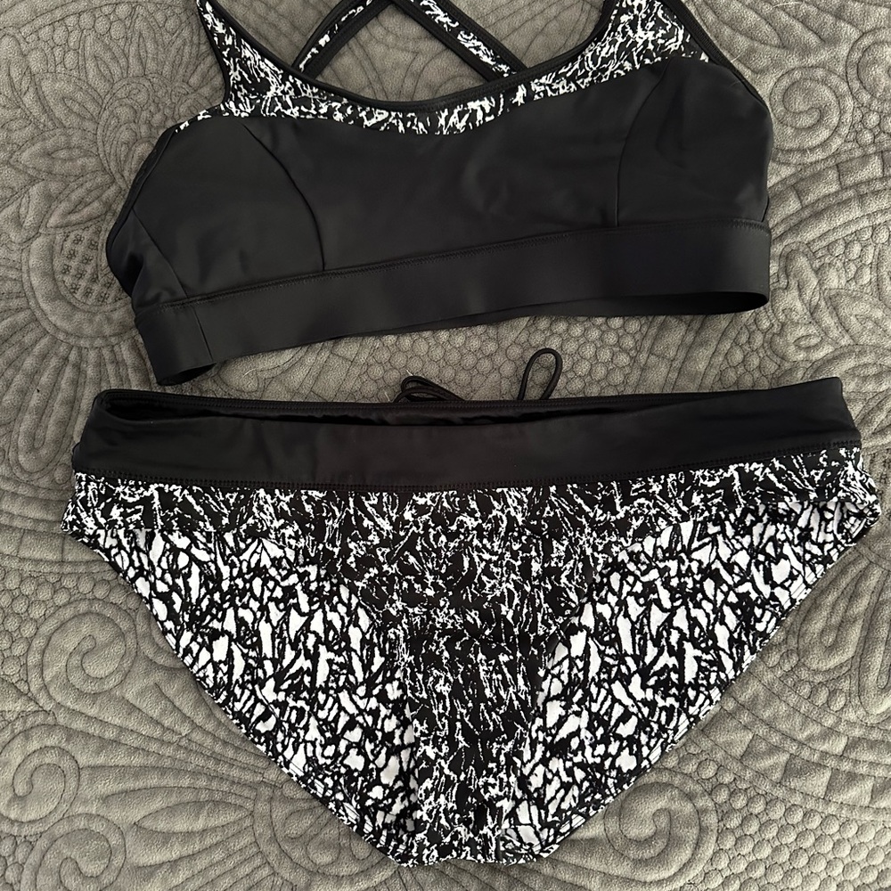 Lululemon swimsuit sz M